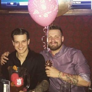 Meet your Posher, Simon-pierre